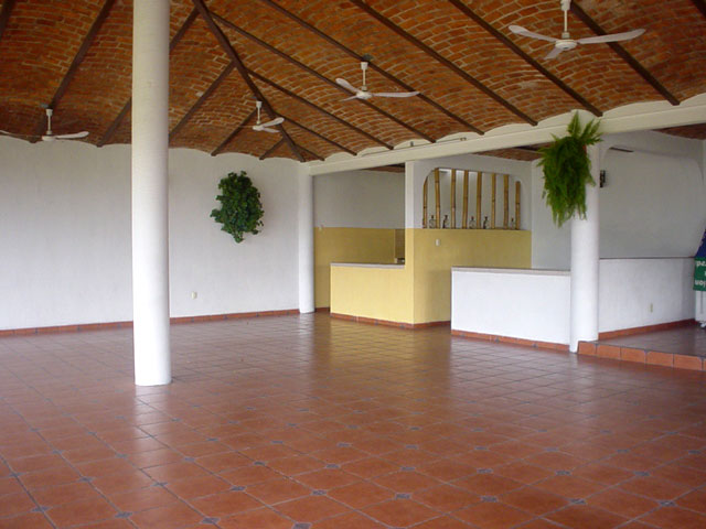 Pista de baile lista para la música en vivo